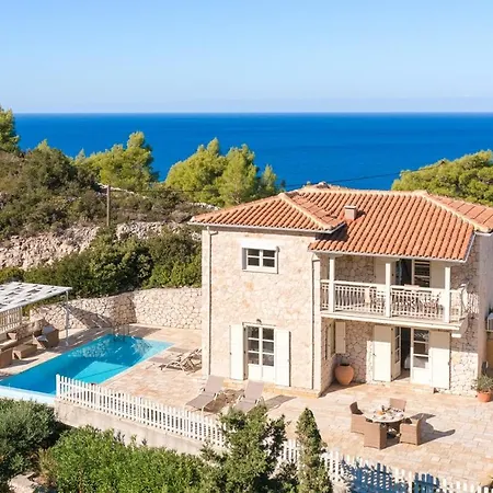 Valia Agios Nikitas