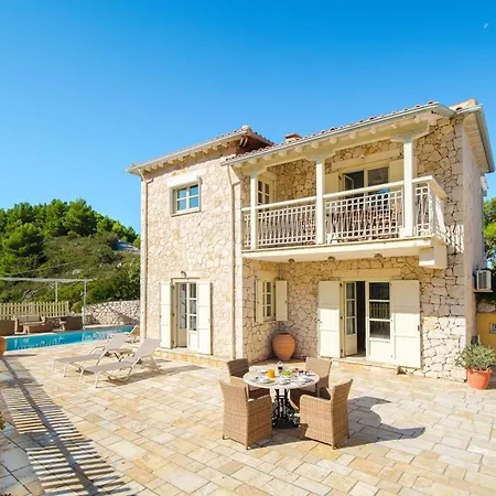 Villa Valia *